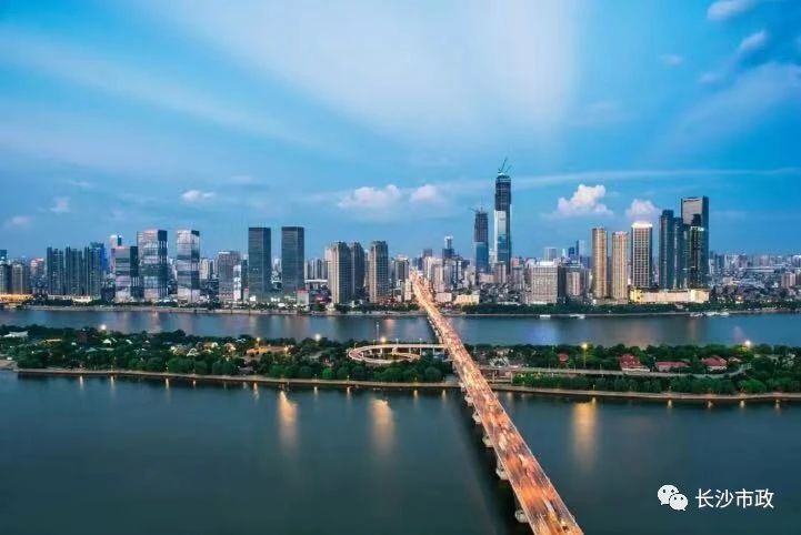 以城市，見(jiàn)未來(lái)；與城市，共成長(zhǎng)